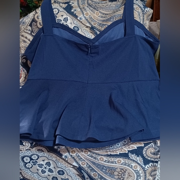 WOMENS TOP - Picture 2 of 4